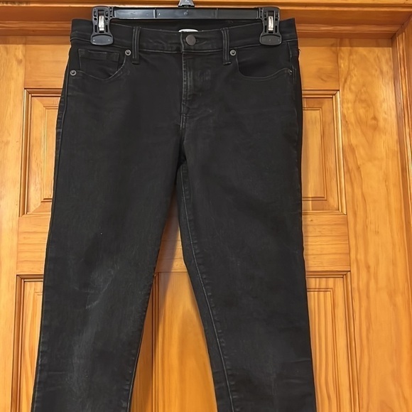 Old Navy Black Distressed Curvy Skinny Jeans - Woman's Size 0 - Picture 2 of 8